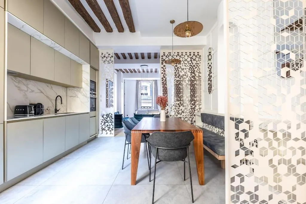 Chic 2-bedroom Haven Appartement Paris